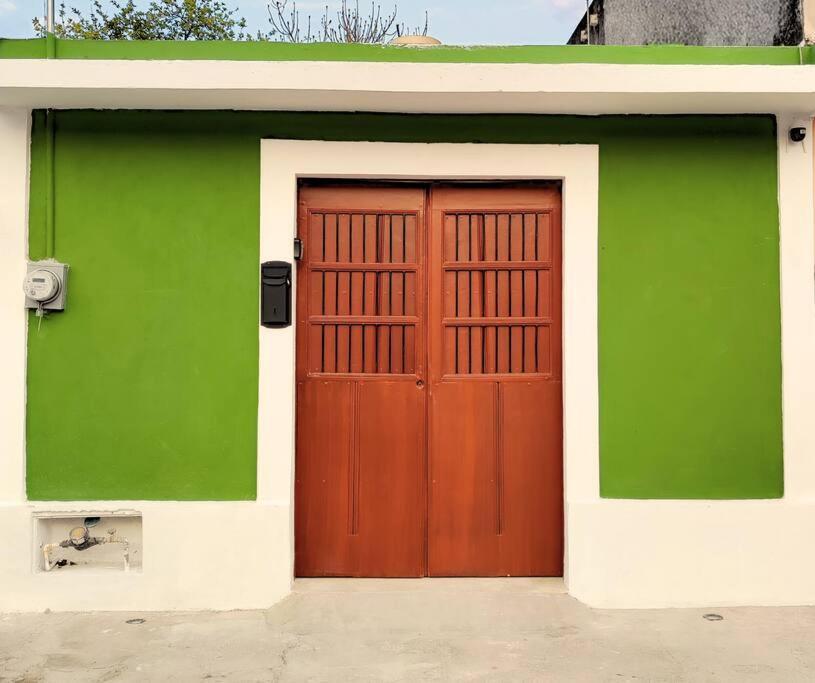 Casa Colibri Con Alberca En El Centro Lägenhet Mérida Exteriör bild