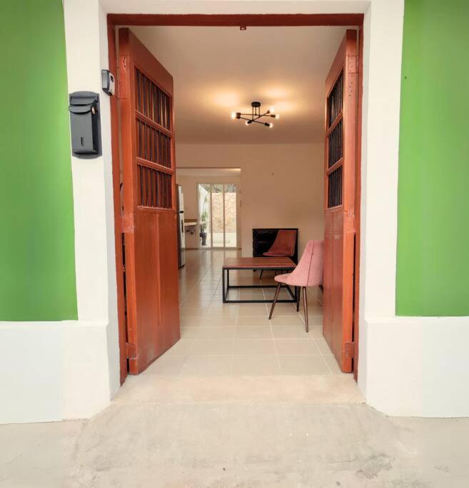Casa Colibri Con Alberca En El Centro Lägenhet Mérida Exteriör bild
